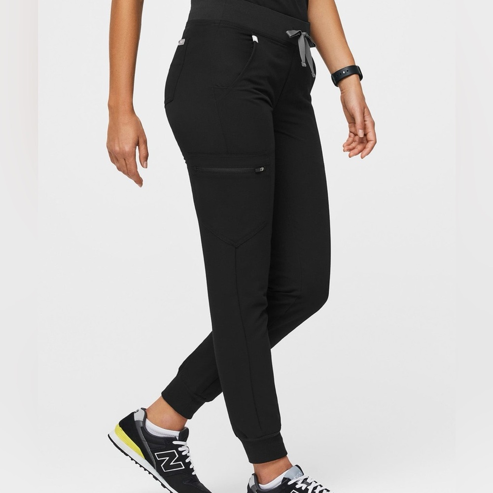 Brand new Figs Zamora scrub pants